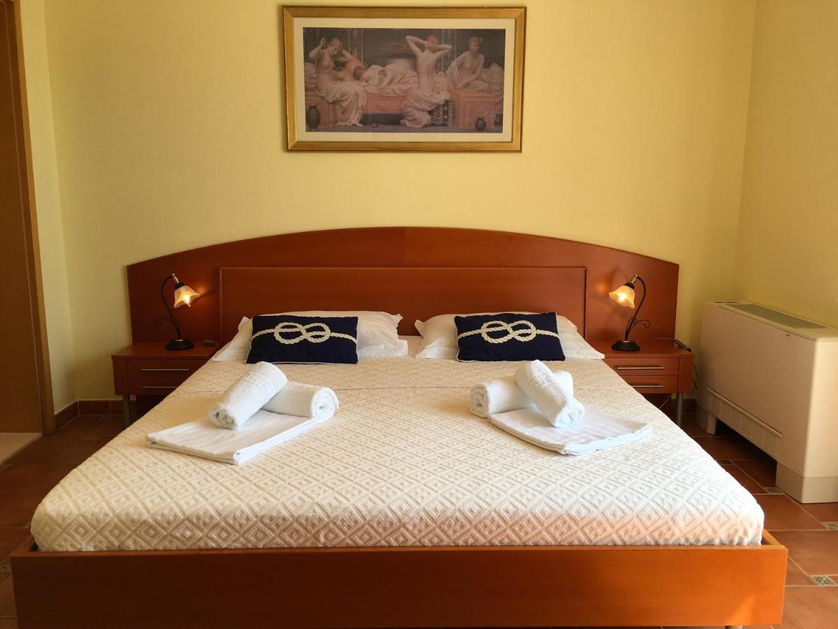 Apartments Villa Jadranka Adults Only Бол Екстер'єр фото