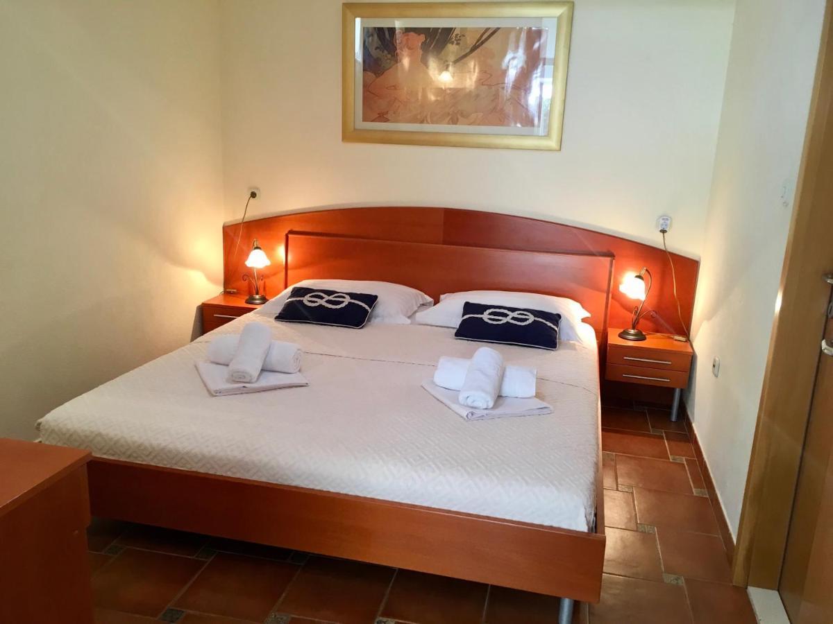 Apartments Villa Jadranka Adults Only Бол Екстер'єр фото