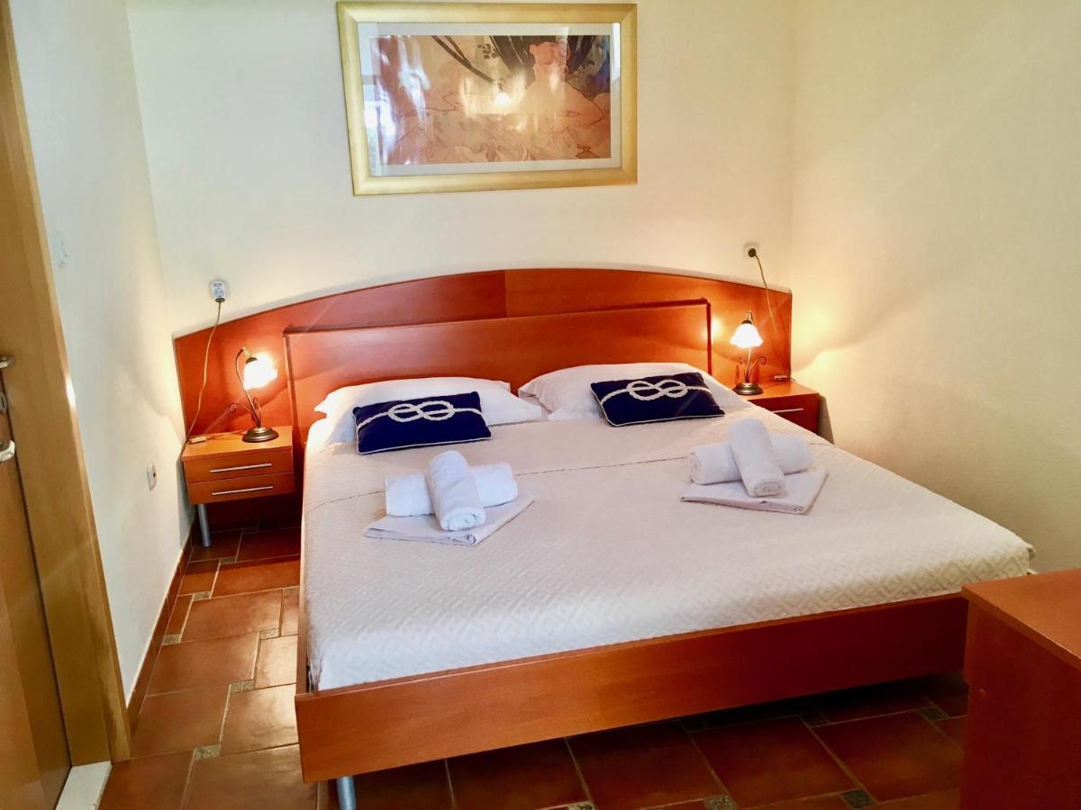Apartments Villa Jadranka Adults Only Бол Екстер'єр фото