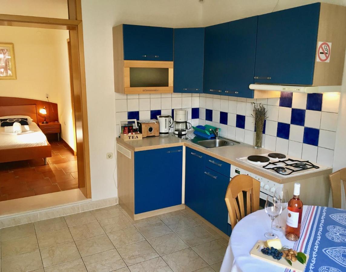 Apartments Villa Jadranka Adults Only Бол Екстер'єр фото